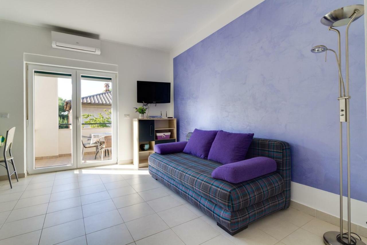 Apartments Tonka Near Beach And Sea Pula Exterior photo